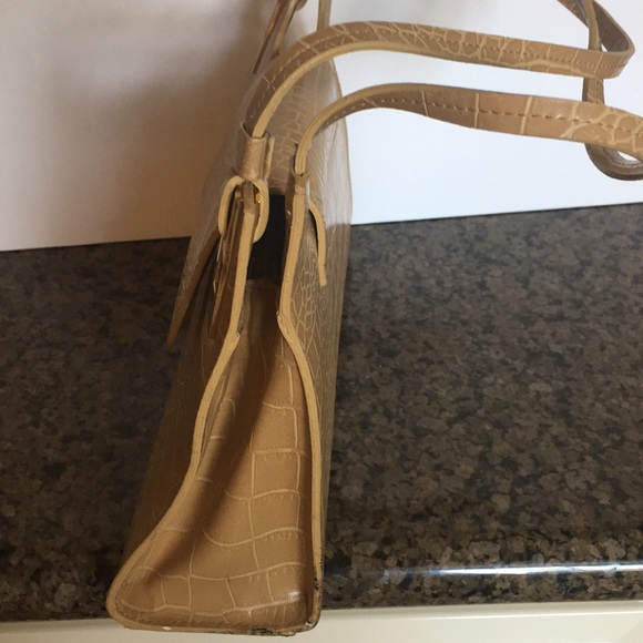 SMALL LATHER GUESS PURSE - Picture 2 of 3